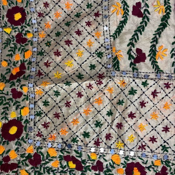 Shawl Green Pom Pom Long Raw Silk Handmade Phulkari dupatta mirror and thread - Picture 5 of 7